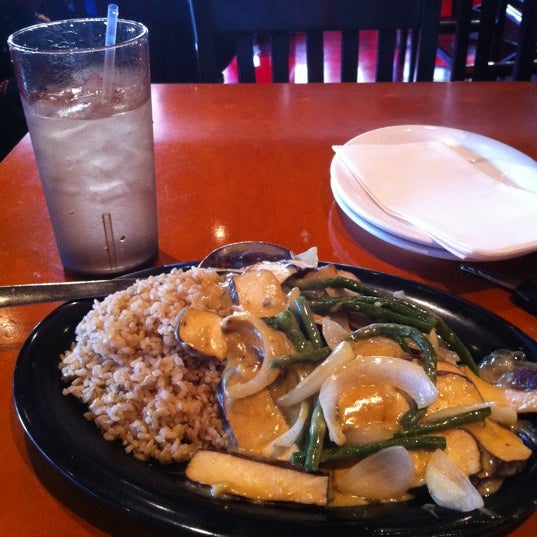Photo taken at Pei Wei by Walter S. on 10/9/2011