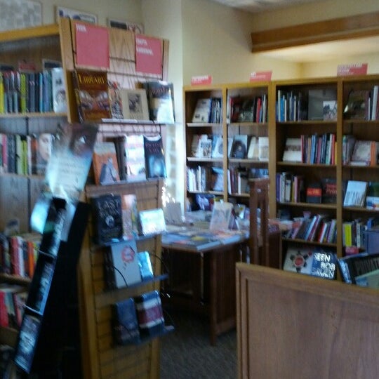 6/22/2012にSimon S.がWatermark Books &amp; Cafeで撮った写真