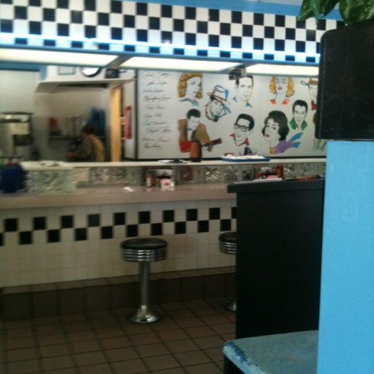 8/14/2012 tarihinde Don G.ziyaretçi tarafından Local Diner'de çekilen fotoğraf