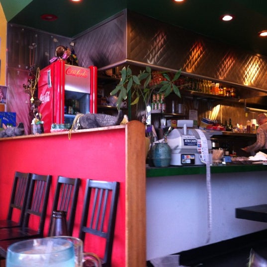 4/23/2012 tarihinde Marieziyaretçi tarafından New Orleans Cajun Cuisine'de çekilen fotoğraf