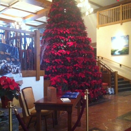 Photo taken at Stowe Mountain Lodge by Maria T. Mejia on 1/1/2012