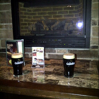 2/18/2012에 Jeremy N.님이 McCabe&#39;s Irish Pub에서 찍은 사진