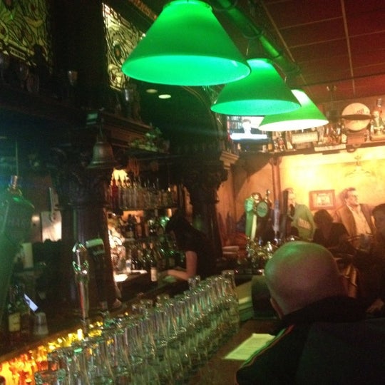 รูปภาพถ่ายที่ O&#39;Reilly&#39;s Irish Pub &amp; Restaurant โดย Bill S. เมื่อ 9/5/2012