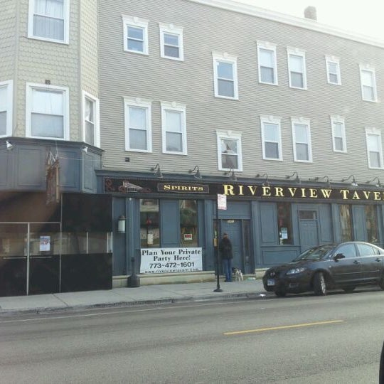 รูปภาพถ่ายที่ Riverview Tavern โดย Annette F. เมื่อ 12/18/2011
