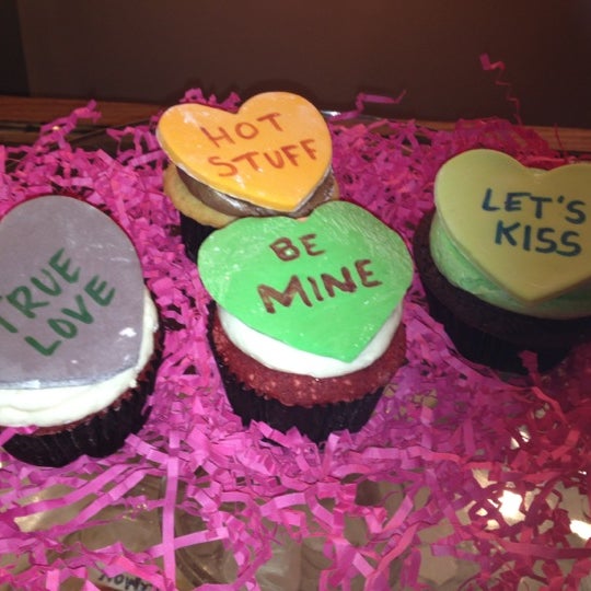 2/14/2012에 RXY A.님이 Sweet Themez Cake &amp; Cupcake에서 찍은 사진