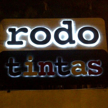 รูปภาพถ่ายที่ Rodotintas โดย Sebastian R. เมื่อ 11/23/2011