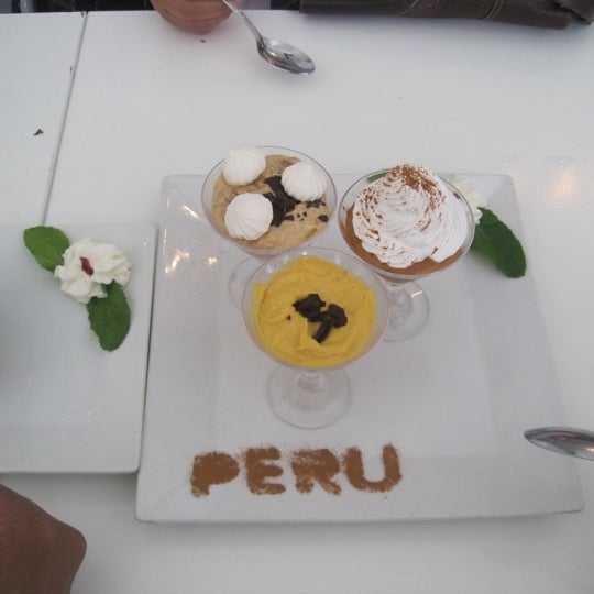 4/21/2012 tarihinde natalia O.ziyaretçi tarafından Costanera Restaurant'de çekilen fotoğraf