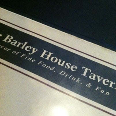 รูปภาพถ่ายที่ The Barley House Restaurant &amp; Tavern โดย Alyssa B. เมื่อ 8/8/2012