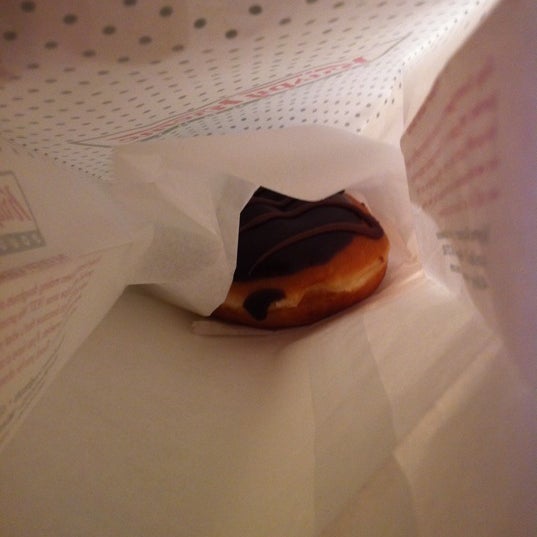 2/20/2011 tarihinde Chris W.ziyaretçi tarafından Krispy Kreme Doughnuts'de çekilen fotoğraf