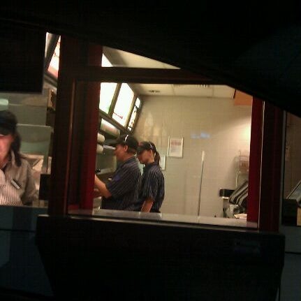 Foto tomada en McDonald&#39;s  por Justin B. el 3/28/2011