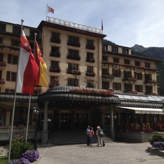 รูปภาพถ่ายที่ Grand Hotel Zermatterhof โดย MB エム ビー เมื่อ 8/9/2012
