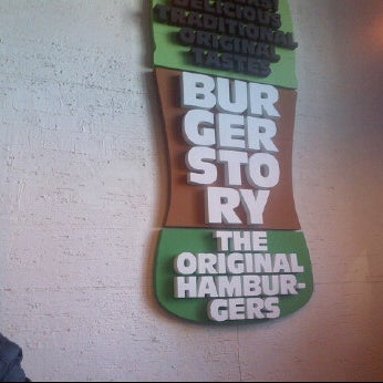 Снимок сделан в Burger Story пользователем Gorkem K. 1/31/2012