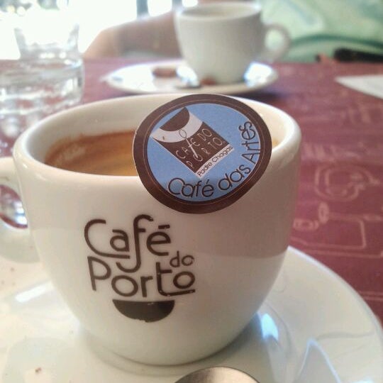 Photo taken at Café do Porto by Luciana D. on 12/15/2011