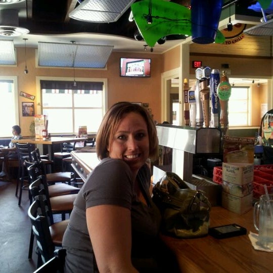 Photo taken at Chili&#39;s Grill &amp; Bar by Gena S. on 4/22/2012