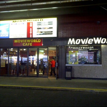 7/3/2011にAlci D.がDouglaston Movieworldで撮った写真