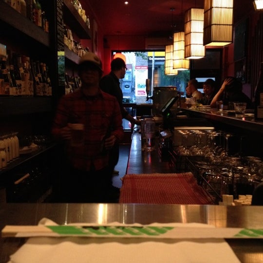 Foto tirada no(a) Nihonshu Sake Bar por E em 11/23/2011