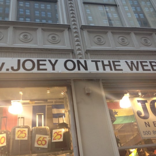 Foto diambil di Joey New York oleh D. F. pada 6/15/2012