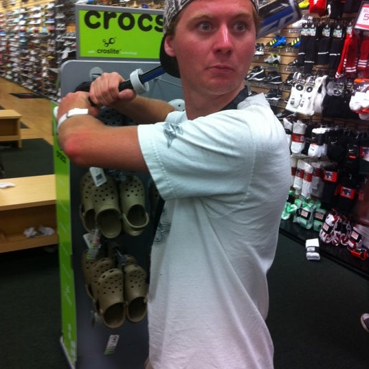 hibbett sports crocs
