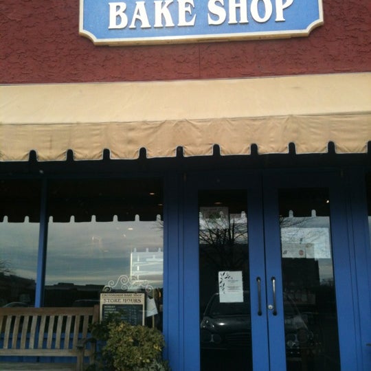 1/8/2012 tarihinde Ryan F.ziyaretçi tarafından Crossroads Bake Shop'de çekilen fotoğraf