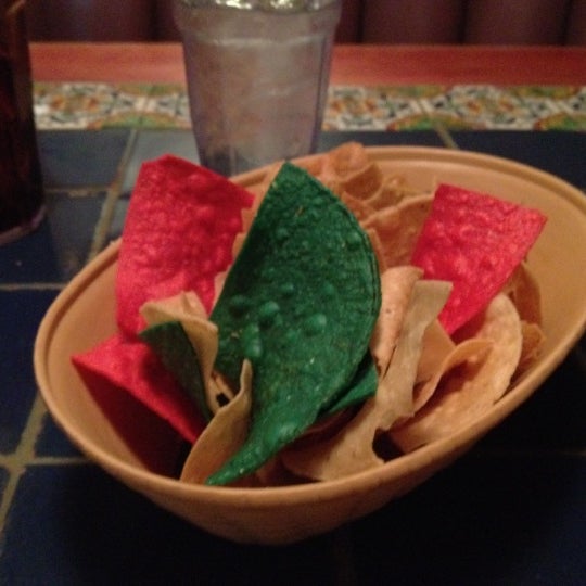 Снимок сделан в Joselito&#39;s Mexican Food пользователем Damon B. 4/5/2012