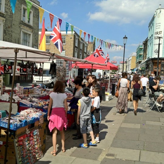 Photos at Portobello Road Market Kensington and Chelsea 345 tips