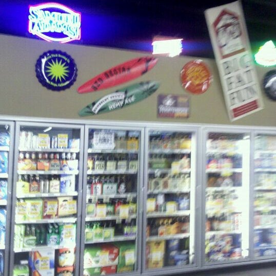 Photos at Gomer's Midtown Liquor Store in Kansas City