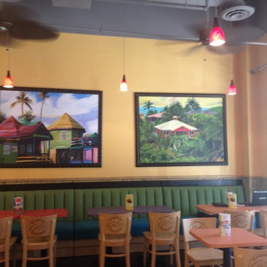 Photo taken at Tropical Smoothie Café by Shaunna R. on 8/28/2012