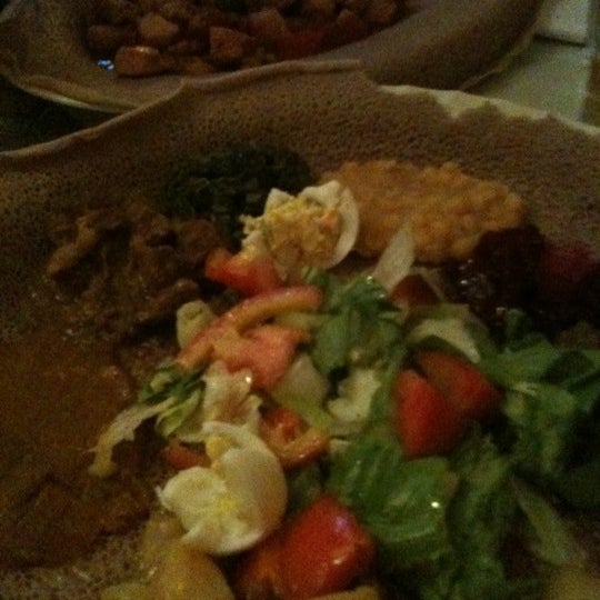 9/5/2011 tarihinde Henni T.ziyaretçi tarafından Lalibela Restaurant'de çekilen fotoğraf