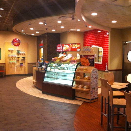 Eat'n Park Squirrel Hill American Restaurant in Pittsburgh