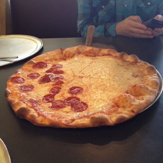 Big Pie in the Sky Pizzeria Kennesaw'da Pizzacı