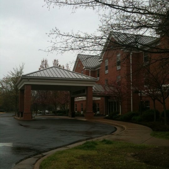 Discount [75% Off] Ramada Triangle Quantico United States | Best Dog