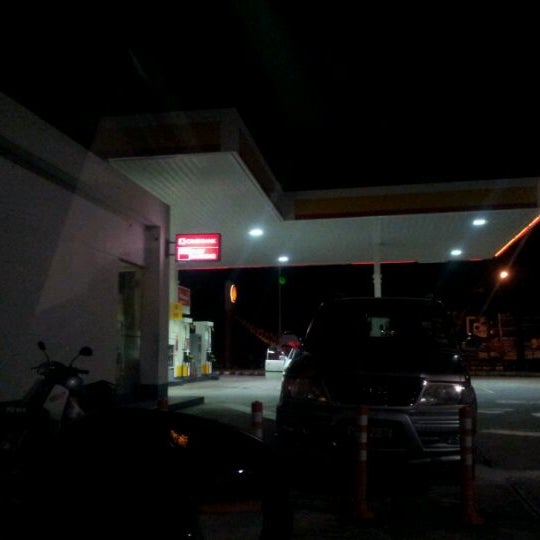 1/13/2012 tarihinde Kekanda P.ziyaretçi tarafından Shell'de çekilen fotoğraf