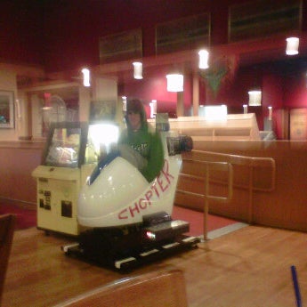 Photo taken at Fuddruckers by Donna M. on 11/22/2011