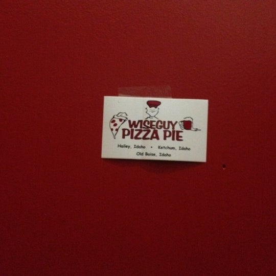 Foto scattata a Wiseguy Pizza Pie da Shannon McKenzie F. il 4/21/2012