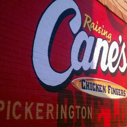 10/5/2011에 Heather R.님이 Raising Cane&#39;s Chicken Fingers에서 찍은 사진