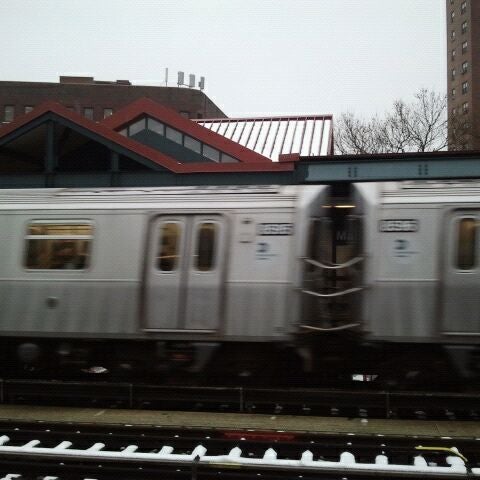 Photo taken at MTA Subway - M Train by Peter R. on 1/27/2012