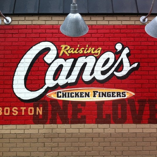 Foto tirada no(a) Raising Cane&#39;s Chicken Fingers por Ben F. em 8/28/2011