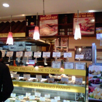 10/28/2011 tarihinde Lina S.ziyaretçi tarafından Panini &amp; Company Bread'de çekilen fotoğraf