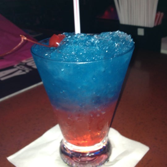 Photo taken at Dave &amp; Buster&#39;s by Midalys C. on 6/1/2012