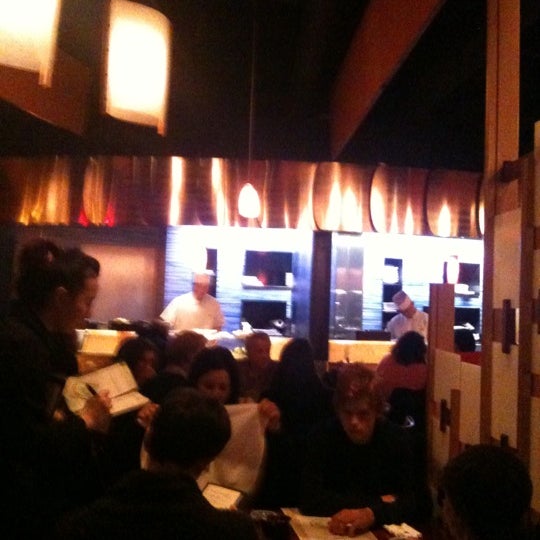 Foto tomada en Kazu Japanese Restaurant  por Ousted N. el 1/3/2011