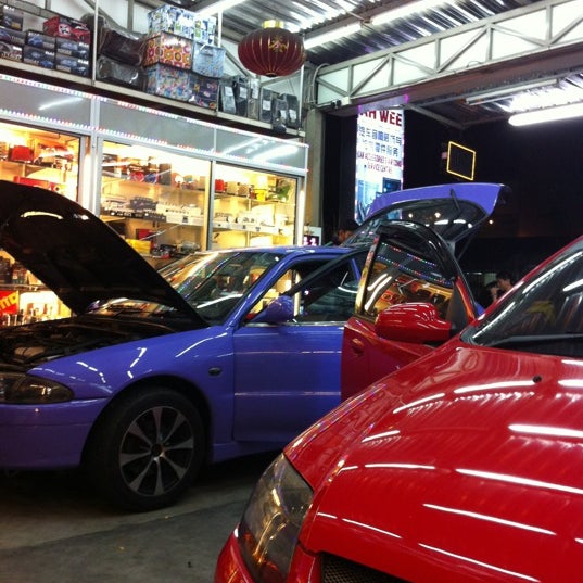 Ah Wee Car Accessories and Aircon Service Centre