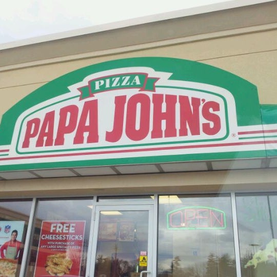 Снимок сделан в Papa John's Pizza пользователем Shelley R. 3/1/2012...