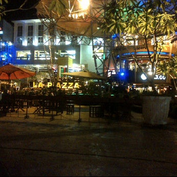 Photo taken at La Piazza XXI by Arum K. on 3/22/2012