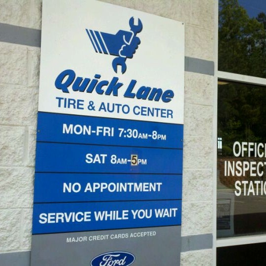 Crossroads Ford Service Car Dealership in Cary