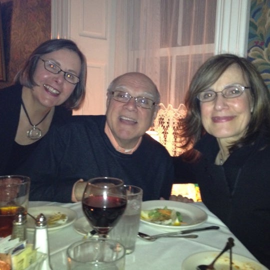Foto scattata a The Washington House Restaurant da Michael R. il 2/22/2012