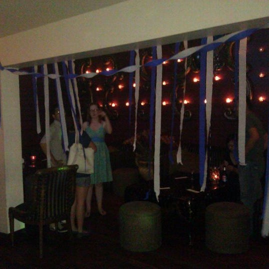 8/25/2011에 Daniel V.님이 Esquire Bar &amp; Martini Lounge에서 찍은 사진