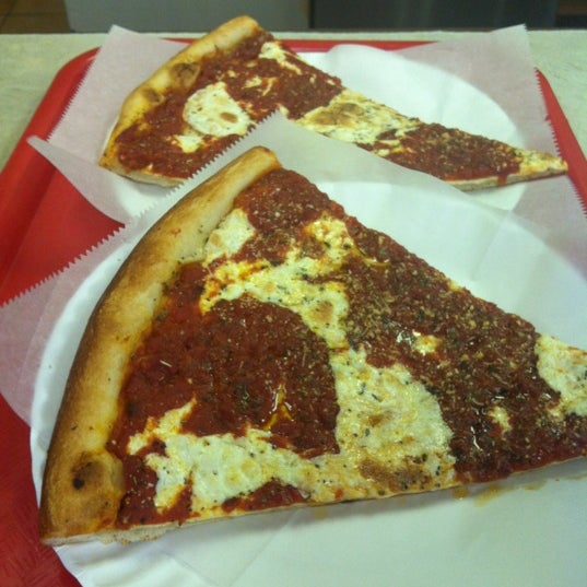 3/3/2012にGreg P.がRoma Pizzaで撮った写真
