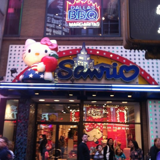 Hello Kitty!, Sanrio store Times Sq, NYC, Jennifer