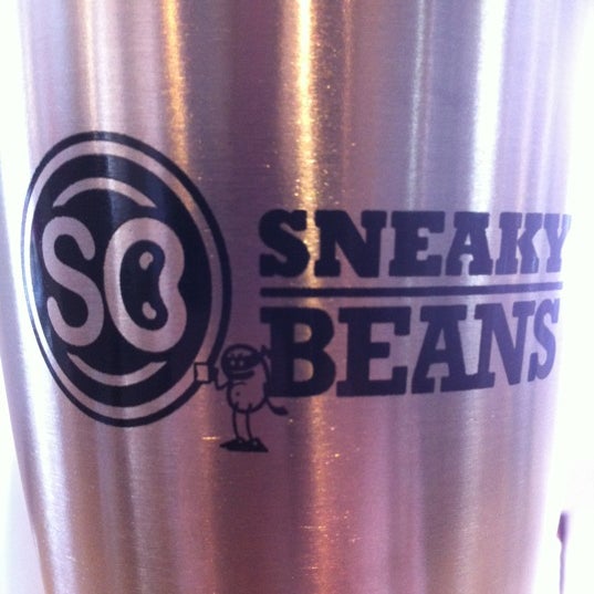 Foto tirada no(a) Sneaky Beans por Find It In Fondren em 5/21/2012