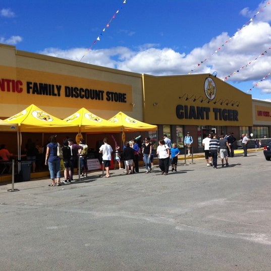 Giant Tiger Department Store